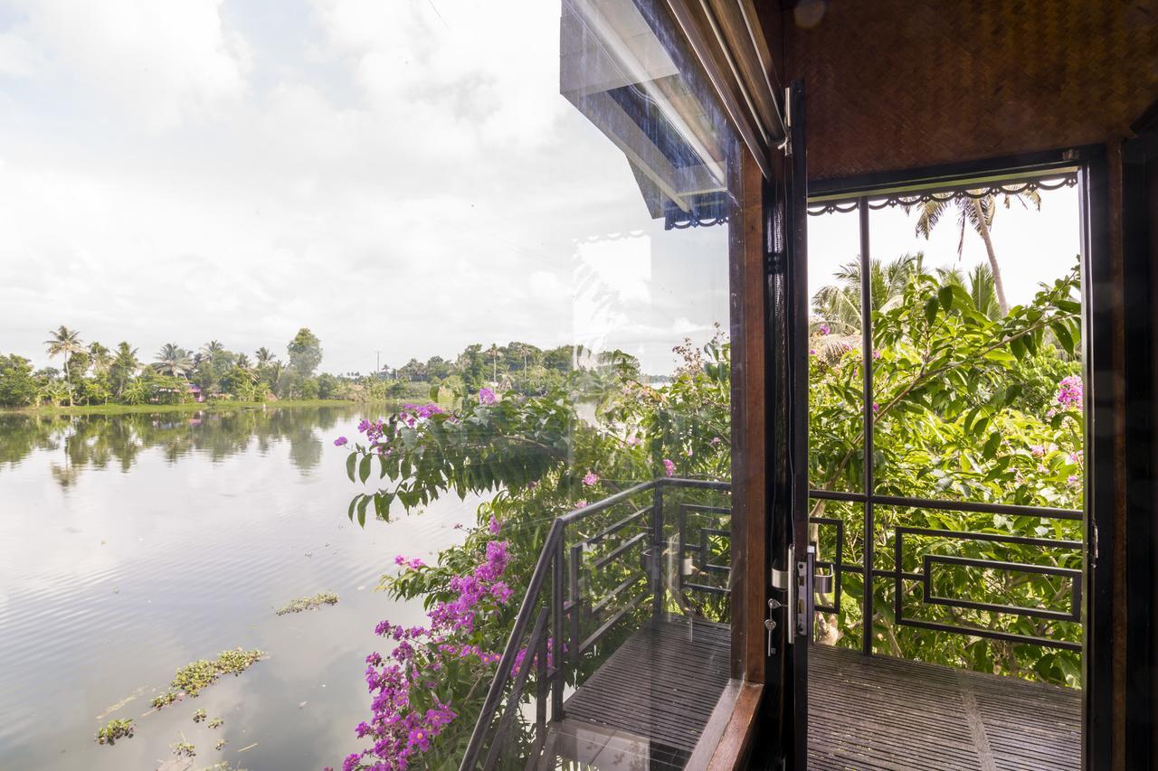 Warmth Lake Haven Alappuzha ภายนอก รูปภาพ