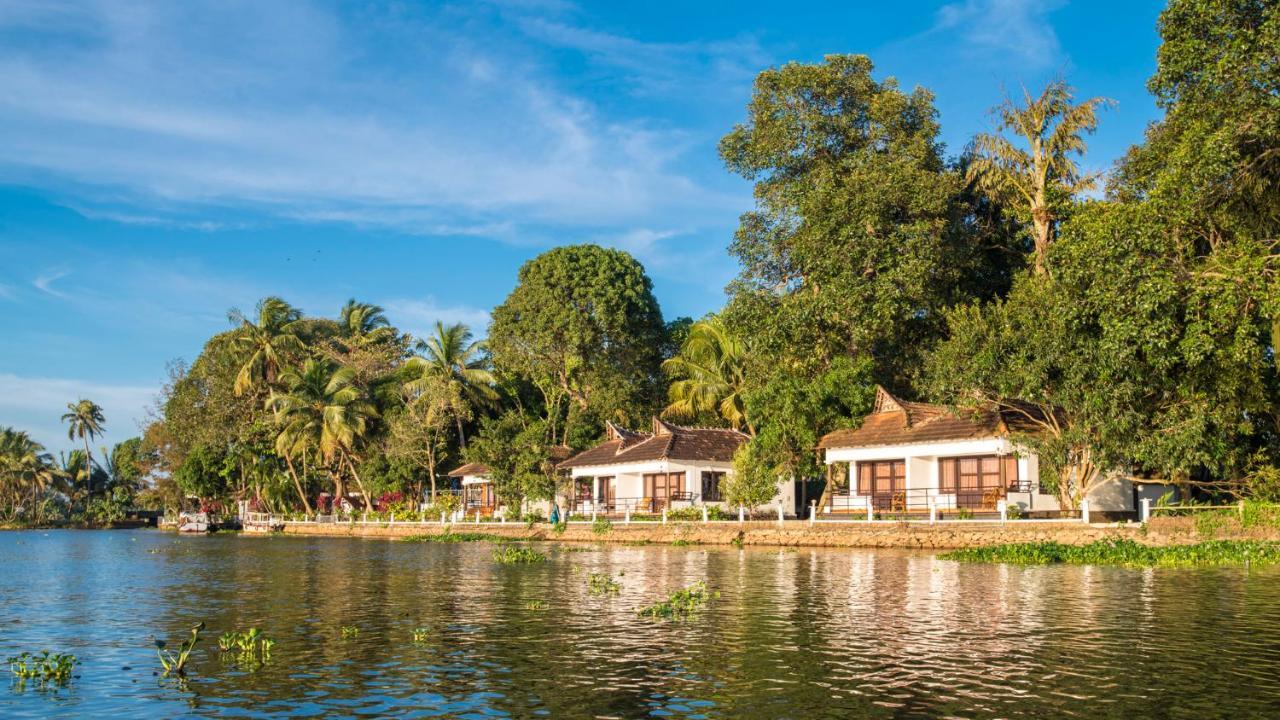 Warmth Lake Haven Alappuzha ภายนอก รูปภาพ