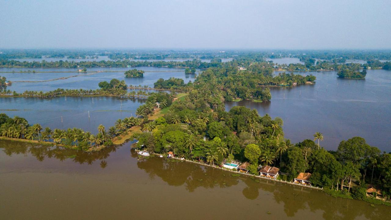 Warmth Lake Haven Alappuzha ภายนอก รูปภาพ